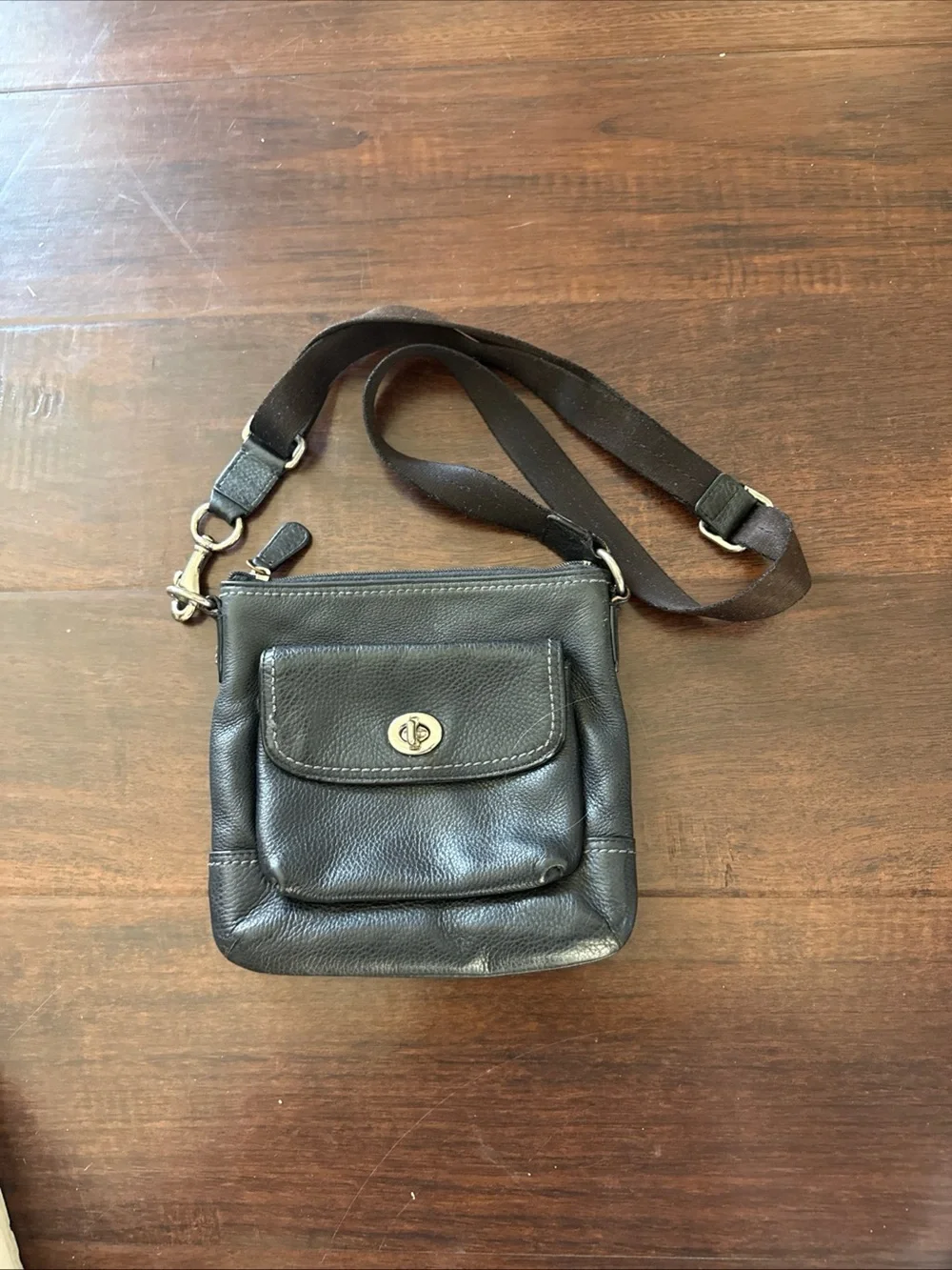 Coach 49170 Park Pebbled Leather Crossbody Swingpack Shoulder Bag Black